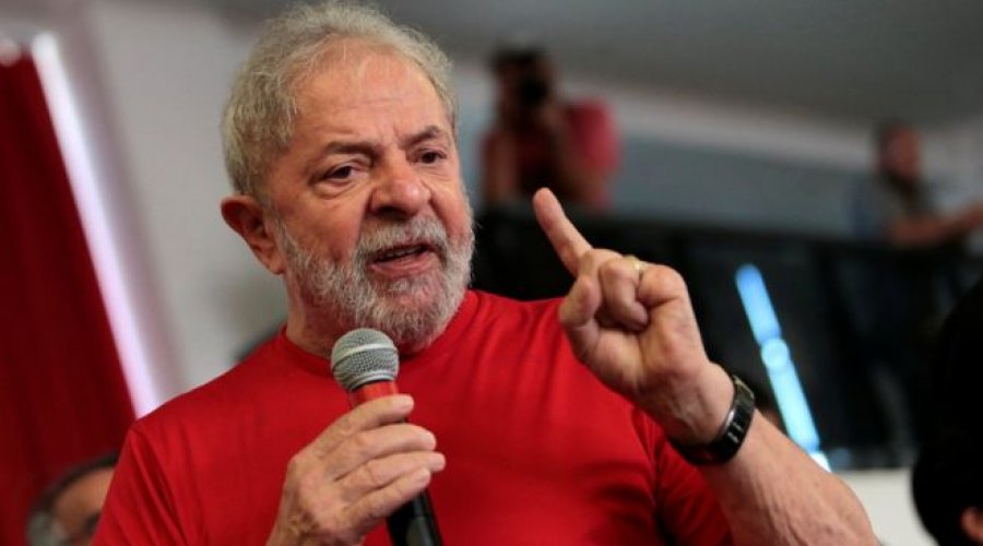 [Lula processa dono da Havan por faixa que chama ex-presidente de ‘cachaceiro’]