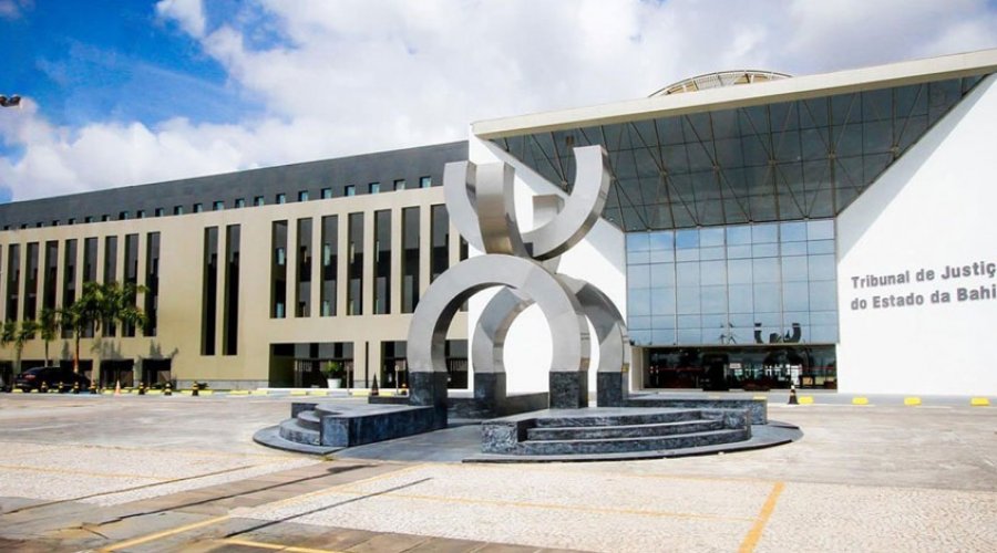 [Trabalhadores que prestam serviço ao Tribunal de Justiça da Bahia estão dois meses sem salários]