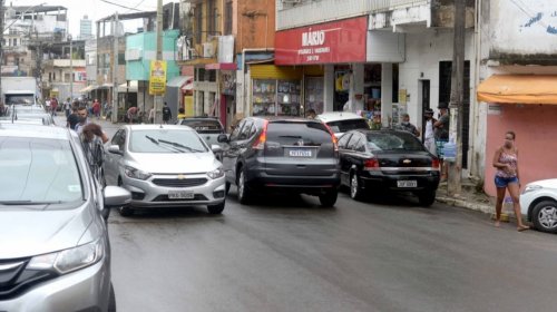 [Comércio reabre no Nordeste de Amaralina em horário diferenciado]