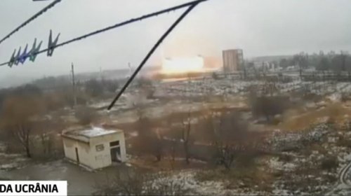 [Rússia captura cidade ucraniana de Kherson; Biden amplia medidas contra Moscou]