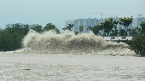 [Tufão Muifa atinge leste da China, deixando 1,6 milhão fora de suas casas]