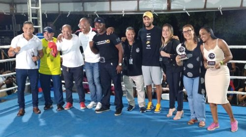 [Torneio de boxe em Pernambués revela atletas do bairro e arrecada mais de 1,5 tonelada de alim...]