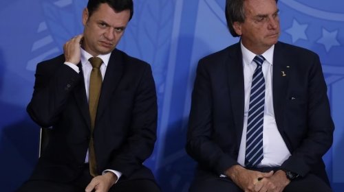 [Bolsonaro se cala à PF; Valdemar e Anderson Torres respondem às perguntas]