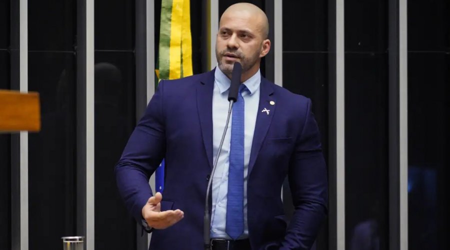 [Moraes determina que Daniel Silveira seja submetido a perícia médica ]