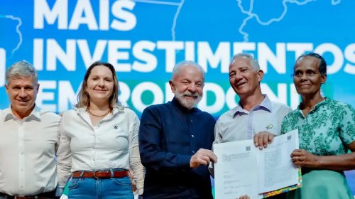 [Bolsonaro está tendo o direito de se defender, diz Lula]