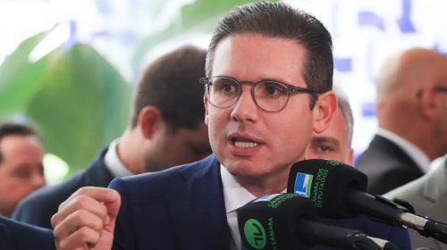 [Motta envia pedido de afastamento de 15 deputados após motim na Câmara]