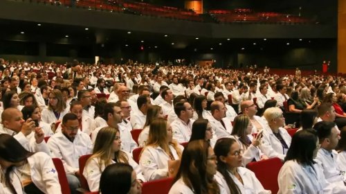 [Bahia recebe reforço de 48 médicos especialistas para ampliar atendimento no SUS ]