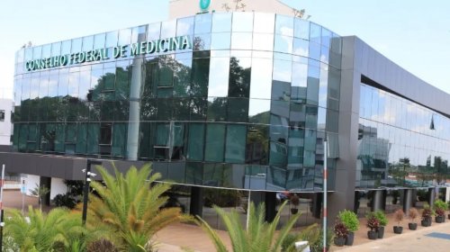 [Conselho de Medicina lançará robô de IA para identificar falsos especialistas nas redes sociais]