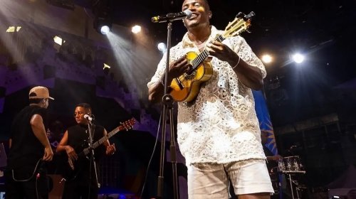 [Uel celebra nova fase e diz estar vivendo sonhos na carreira do samba]