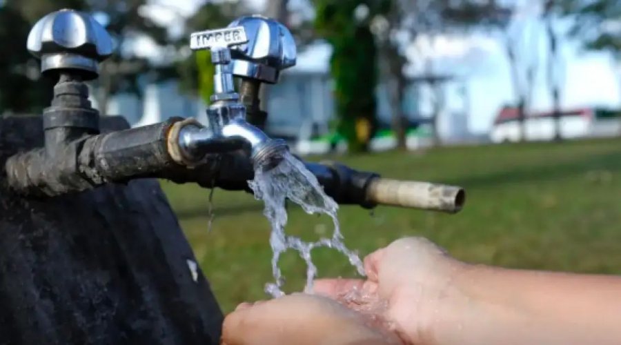 [Nova lei torna água potável e saneamento básico direitos fundamentais de estudantes em todo o país]