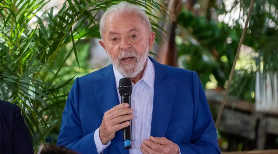 [“Não podemos nos conformar com homens matando mulheres”, diz Lula]