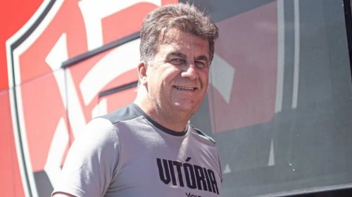 [Fábio Mota afirma que Vitória procura reforços, mas evita decisões precipitadas]