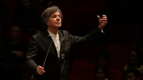 [Ricardo Castro celebra turnê do Neojiba e defende mais investimentos para jovens músicos da Bahia]