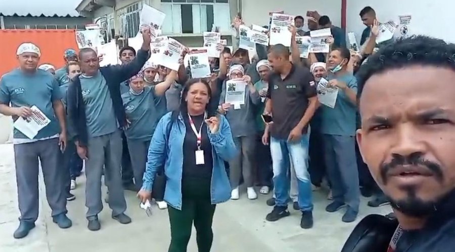 [Profissionais da higienização protestam no Hospital de Vitória da Conquista contra descontos de plantões e sobrecarga de trabalho]