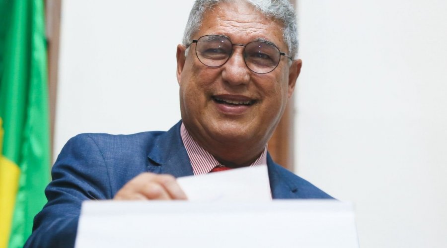 [Rosemberg critica torcida de ACM Neto contra a Bahia diante do avanço da Ponte Salvador-Itaparica]