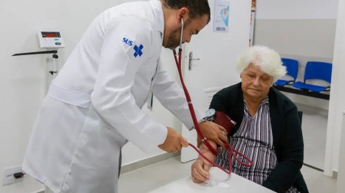 [Prova que avalia formação médica ocorre neste domingo em todo país]