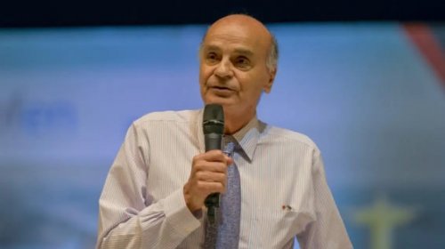 [Drauzio Varella anuncia candidatura à cadeira de Zuenir Ventura na Academia Brasileira de Letras]