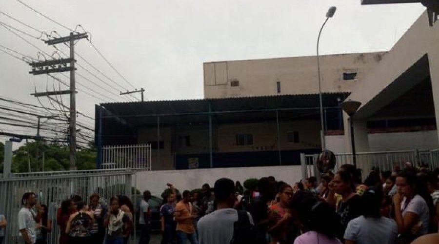 [Vídeo: operadores de telemarketing temem pelo coronavírus e protestam em Salvador]