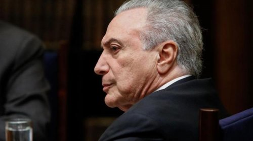 [Médico do Planalto constatou uma obstrução urológica no presidente Temer]