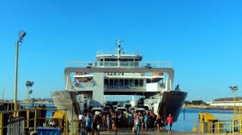 [Sistema ferryboat monta esquema especial de viagens para o verão ]