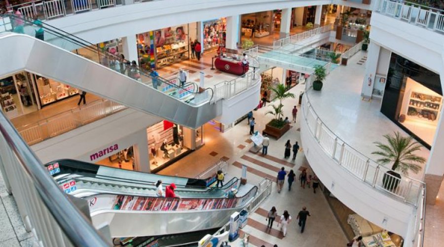 [Carnaval: shoppings funcionam em horários especiais; confira]