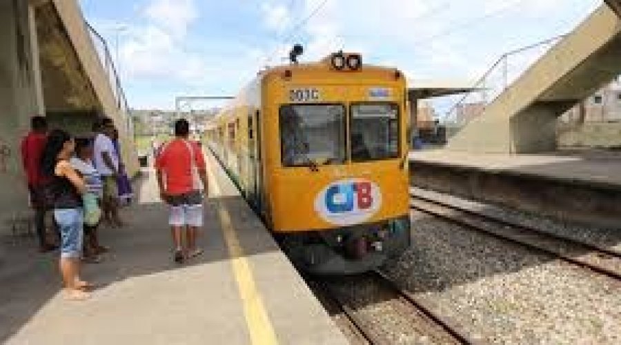 [Trens do subúrbio de Salvador voltam a funcionar]
