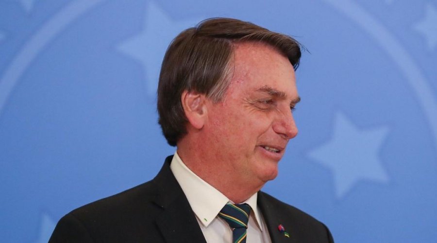 [Bolsonaro confronta STF sobre vacinação contra Covid: 'Não pode um juiz decidir' ]