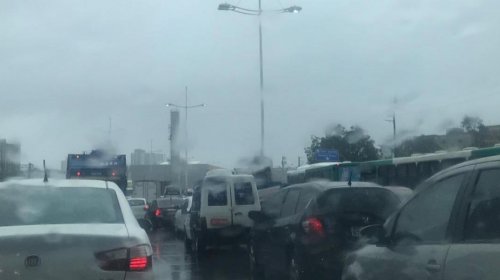 [Tempo chuvoso e ventos fortes devem continuar em Salvador até este sábado]