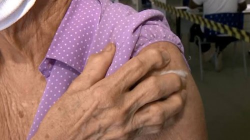 [Atenção! Vacinação para idosos a partir de 85 anos começa nesta segunda (8)]