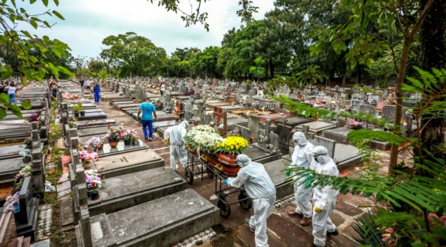 [Covid-19: Brasil tem 3.780 mortes registradas em 24 horas]