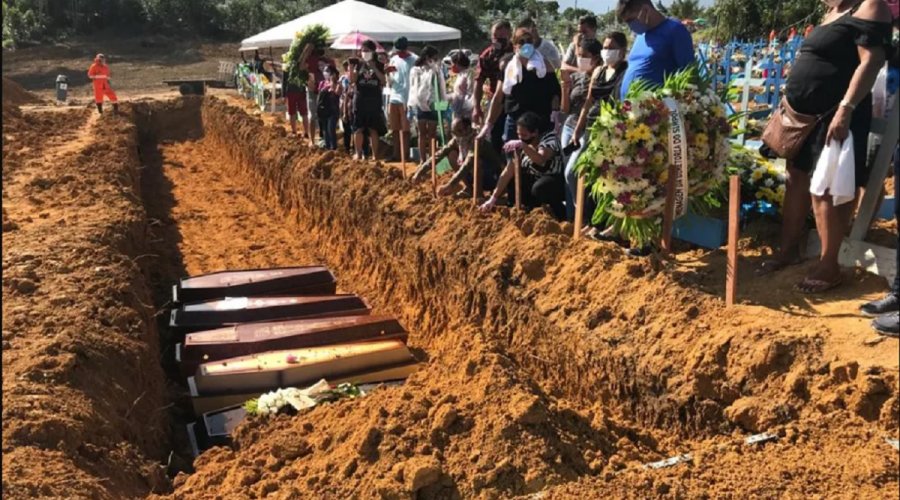 [Brasil chega a 490 mil vidas perdidas em decorrência da Covid-19]