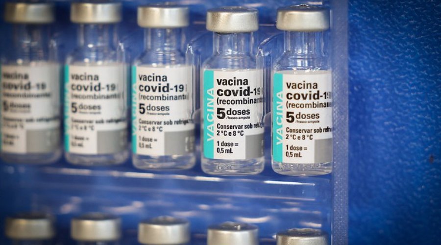 [Brasil recebe nesta quarta mais de 1 milhão de doses de vacina do consórcio Covax ]