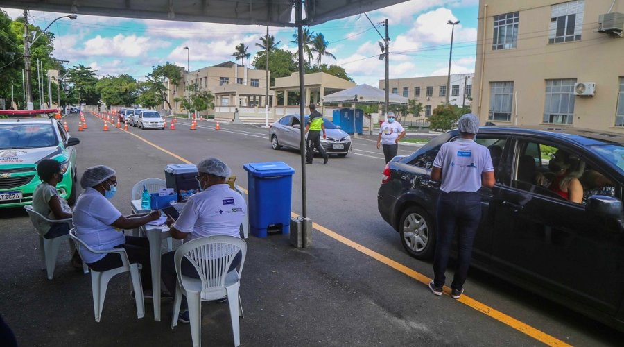 [Salvador aplicará 1ª, 2ª e 3ª doses da vacina contra Covid-19 nesta sexta-feira]