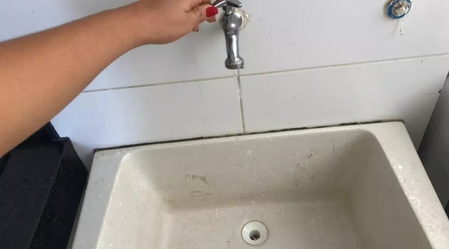 [Embasa anuncia suspensão do fornecimento de água em bairros da capital baiana; veja locais]