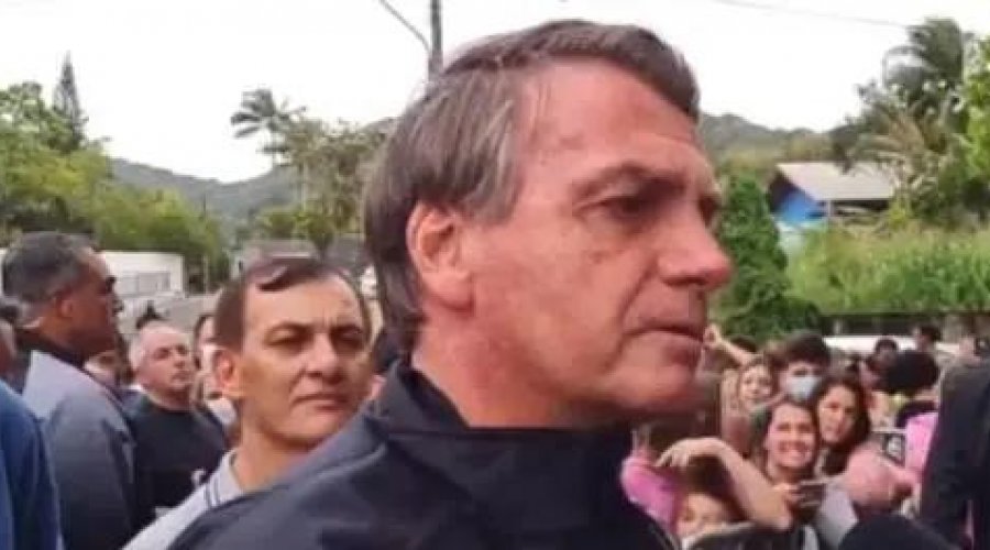 [Bolsonaro diz que foi barrado em jogo do Santos e Grêmio por não estar vacinado: “Pra que isso?”]