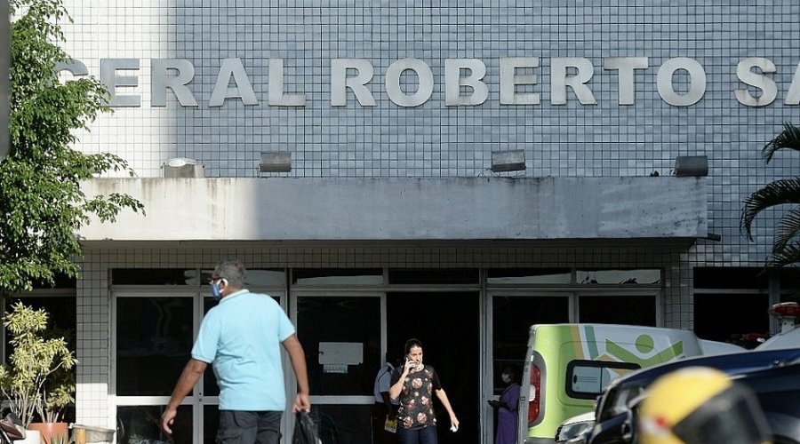 [Pacientes testam positivo para covid-19 e surto da doença no Hospital Roberto Santos é confirmado pela Sesab]