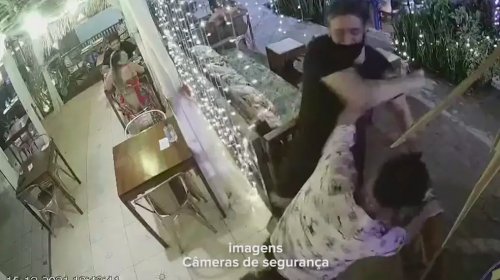 [Funcionário de restaurante é agredido após pedir comprovante de vacinação; veja vídeo]