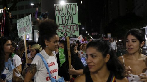 [Estudo aponta que negras são mais vulneráveis ao aborto no Brasil]