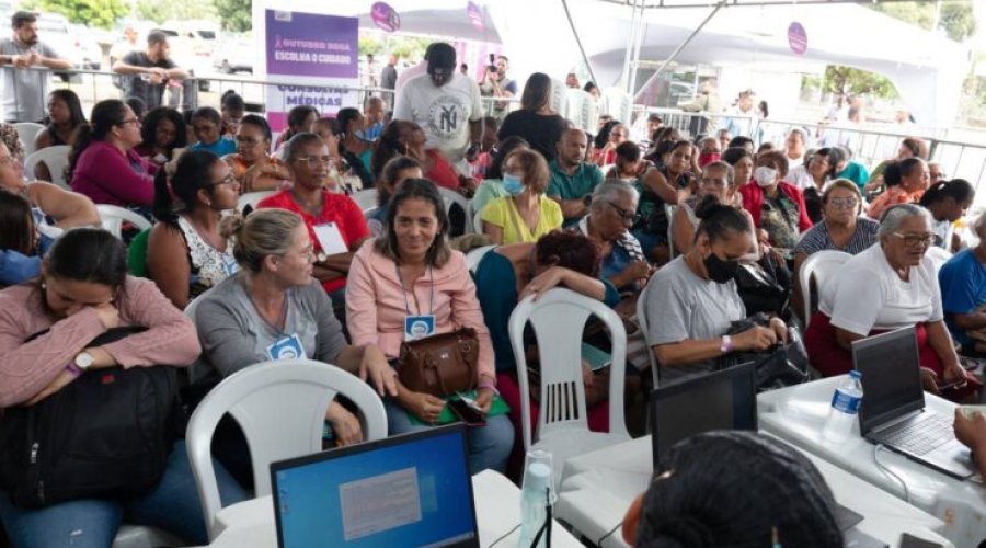 [Outubro Rosa: mais de 20 mil mamografias e quase 3 mil consultas são oferecidas na Bahia]