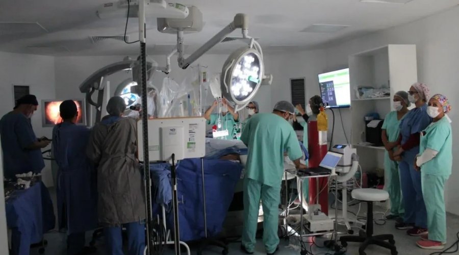 [HGCA realiza pela 1ª vez cirurgia neurológica com paciente acordada]