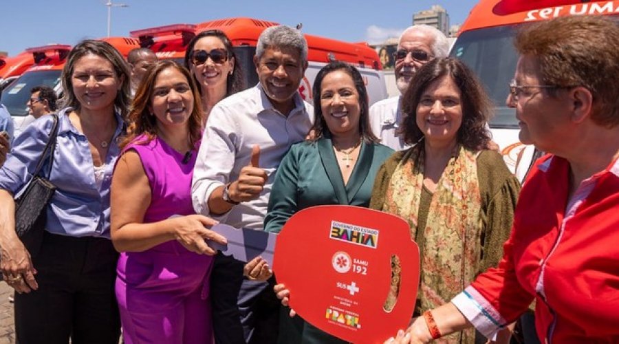 [Ministério da Saúde entrega 48 novas ambulâncias para a Bahia]