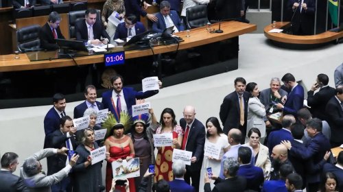 [Congresso derruba veto de Lula e mantém marco temporal indígena]