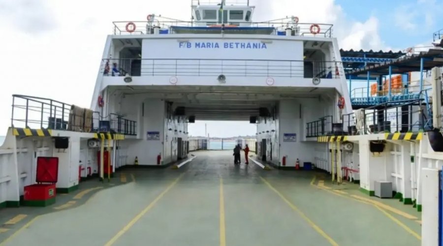 [Agerba anuncia reajuste de tarifa do ferry-boat entre Salvador e Itaparica]