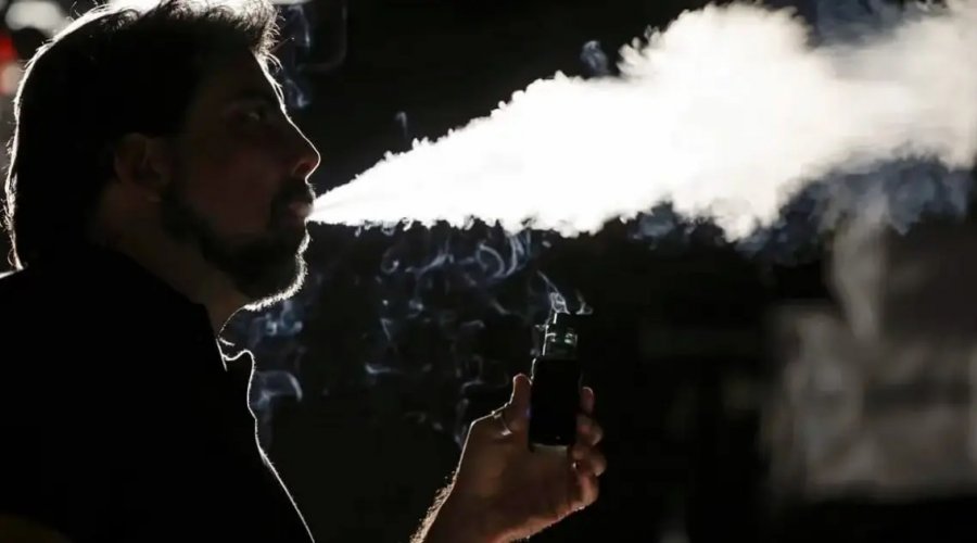 [Uso de vapes cresce entre adultos em Salvador, enquanto cigarro tradicional registra queda ]