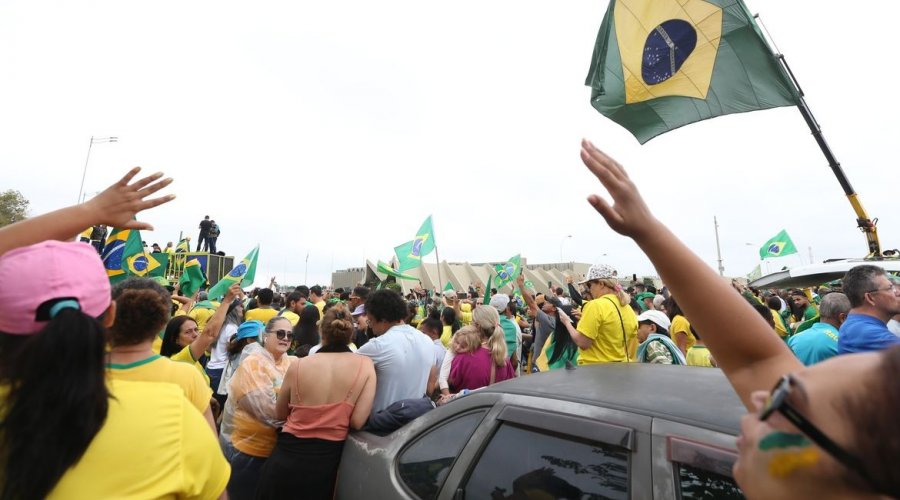 [Moraes vota para condenar acusado de liderar acampamento golpista]