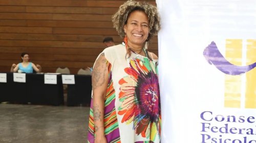 [Psicóloga baiana assume presidência do Conselho Federal de Psicologia com foco em direitos humanos]