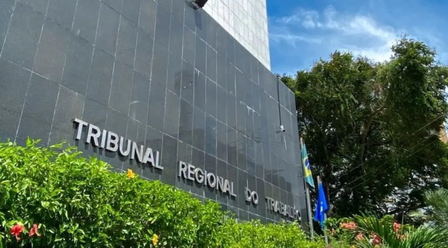 [TRT-BA condena clínica por assédio moral e discriminação estética contra funcionária]