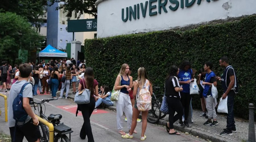 [Enem 2025: candidatos fazem prova de matemática e ciências da natureza]