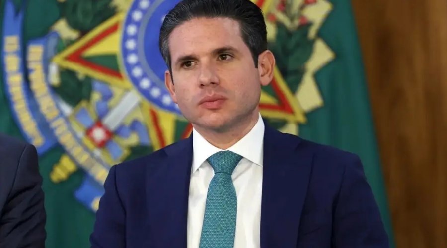 [Hugo Motta avança em acordo com Lula para votação do fim da escala 6x1]