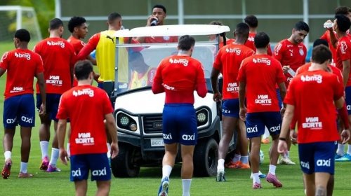 [Bahia inicia preparação para enfrentar a Chapecoense e pode ter reforços importantes]